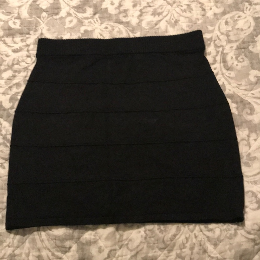 Fitted sweater skirt